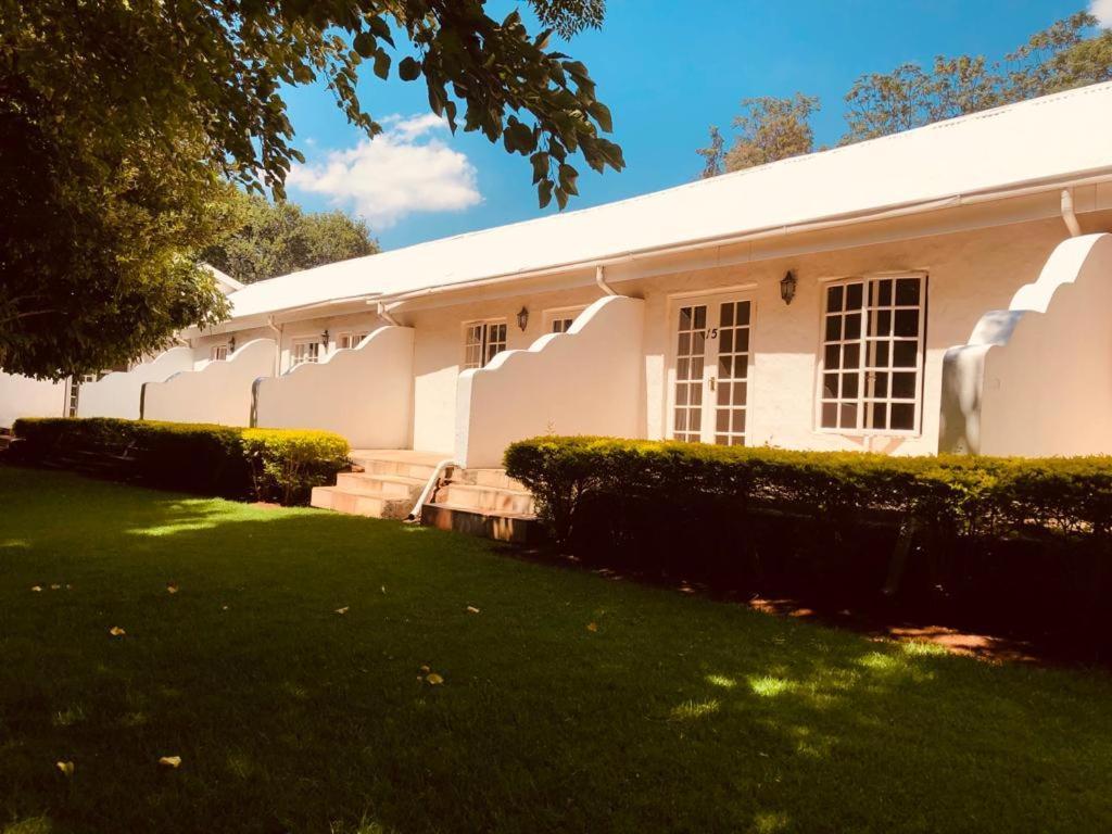 The Hertford Country Hotel Johannesburg Exterior foto